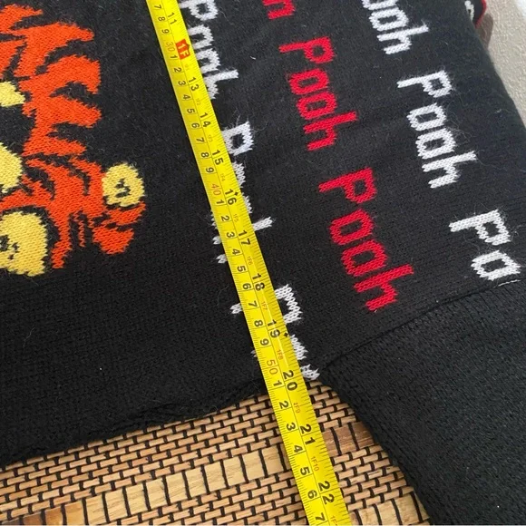 Vintage Disney‎ Winnie the Pooh Tigger Sweater Black Knit 90s Unisex Small/Med - Picture 7 of 8